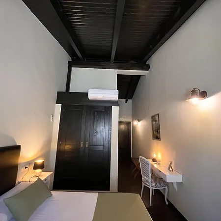 Hipico El Hinojal מלון